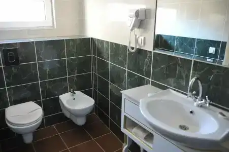 Queen's Astoria Design - 85