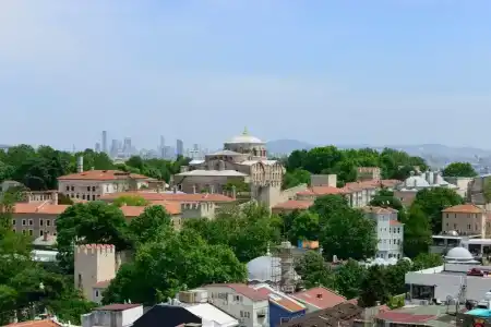 Agora Life - 83