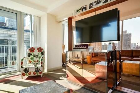 Mondrian Park Avenue - 68