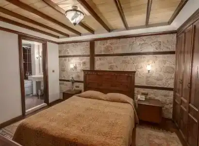 Tuvana - 79