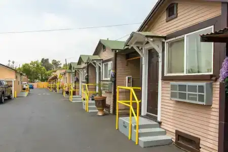 Lincoln Park Motel - 2