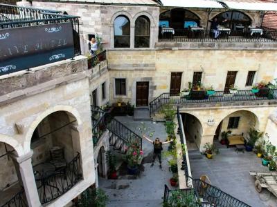 Elegance Cave Suites & Restaurant - 77