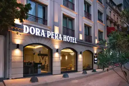 Dora Pera - 1