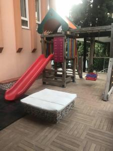 May Flower Apart - 45