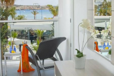 Limanaki Beach & Suites - 10