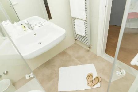 Helios & Restaurant - 81