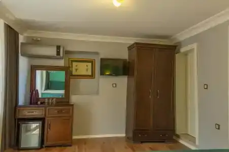 Tulip House - 49