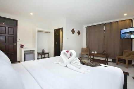 Crystal Bay Beach Resort - 88