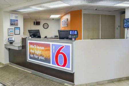 Motel 6-Duluth, MN - 51