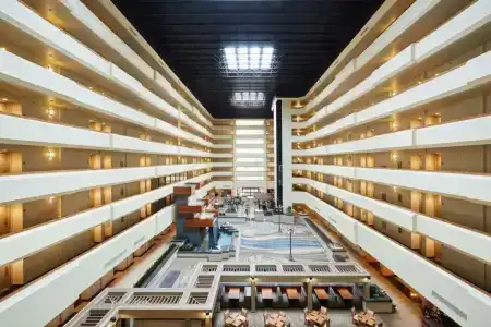 DoubleTree by Hilton Fresno Convention Center - 9