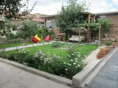 Falcon Cave Suites - 3