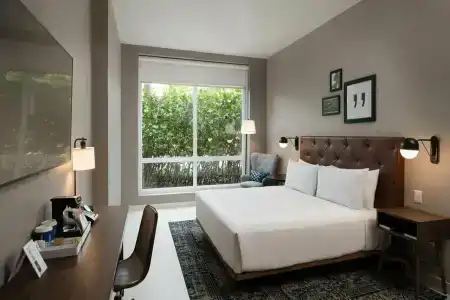 Four Points by Sheraton - 31