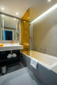 Park Inn by Radisson Dubai Motor City - 56