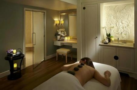 Shangri-La Paris - 55