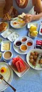 Caretta Caretta Pension - 81