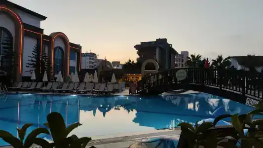 The Lumos Deluxe Resort & Spa - 19