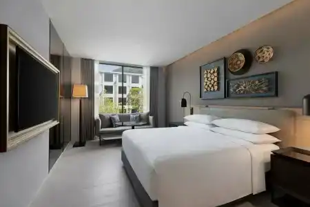 Four Points by Sheraton Phuket Patong Beach Resort - 3