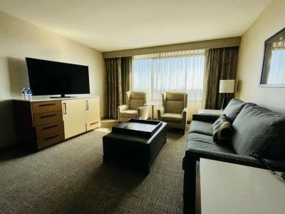 DoubleTree by Hilton Fresno Convention Center - 50