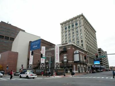 Courtyard by Marriott Boston Downtown - 3