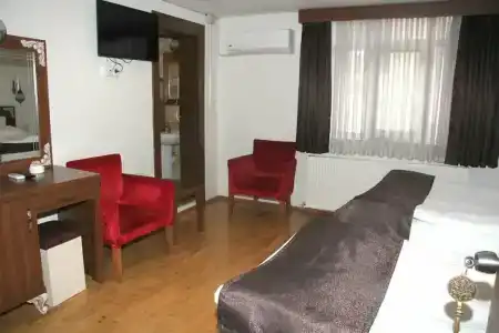 Zeynep Hanim Konagi - 25