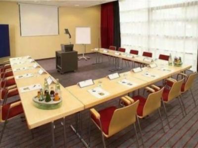 Holiday Inn Express Frankfurt Messe, an IHG - 43