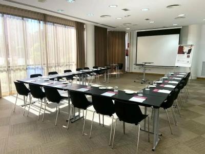 Rafaelhoteles Piramides - 22