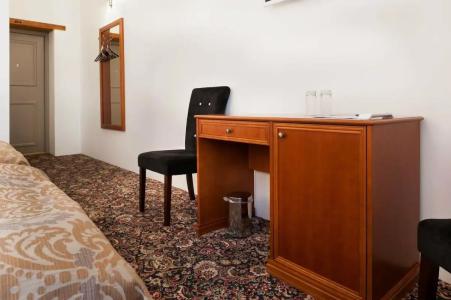 Three Crowns Residents - 45