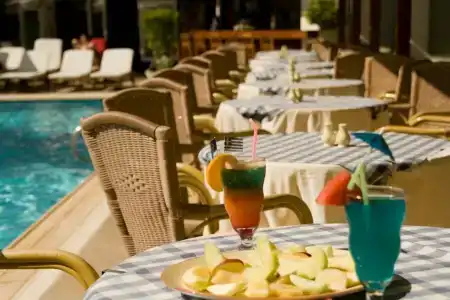 Best Western Plus Plaza - 87