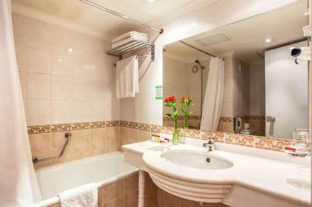 Ramada by Wyndham Sofia City Center - 44