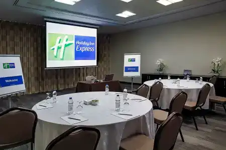 Holiday Inn Express Dubai Internet City, an IHG - 33