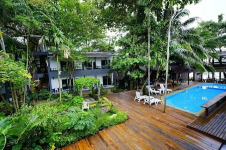 Apple Beachfront Resort - 18