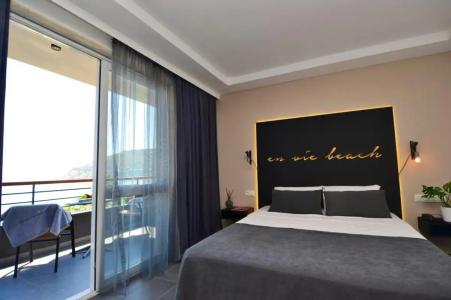 Sun By En Vie Beach - 90