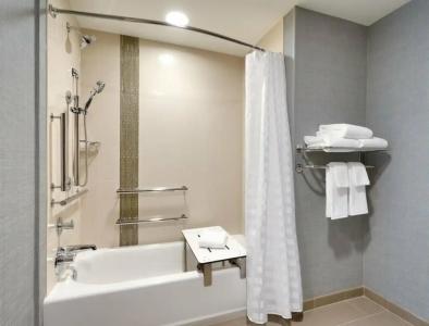 Hyatt Place Anchorage-Midtown - 32