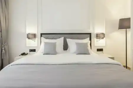 Boutique Momentum by Aycon - 1