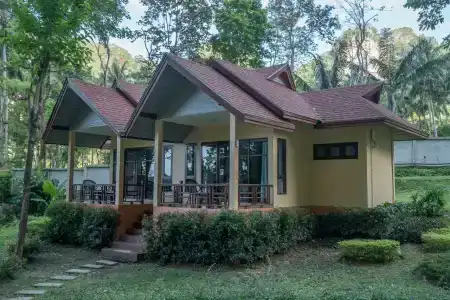 Tonsai Bay Resort - 5