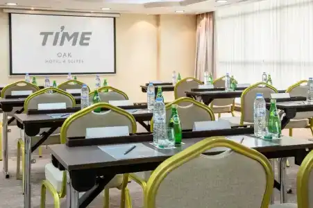 TIME Oak & Suites - 65