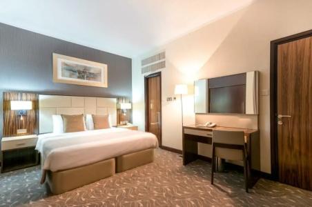 Hawthorn Suites by Wyndham Abu Dhabi City Center - 70