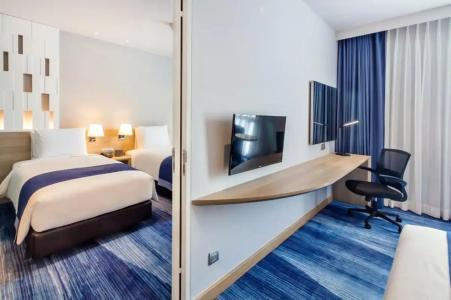 Holiday Inn Express Bangkok Soi Soonvijai, an IHG - 63