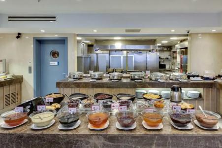 Ramada by Wyndham Istanbul Old City - 17