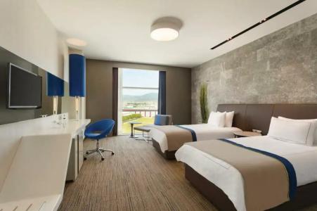 Ramada & Suites by Wyndham Izmir Kemalpasa - 50