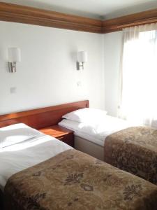 Three Crowns Residents - 60