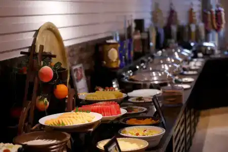 Ramada Plaza by Wyndham Dubai Deira - 5