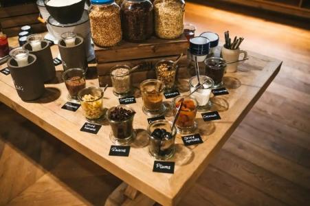 Gekko House Frankfurt, a Tribute Portfolio - 10