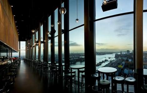 Empire Riverside - 82