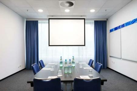 Park Inn by Radisson Frankfurt Airport - 64