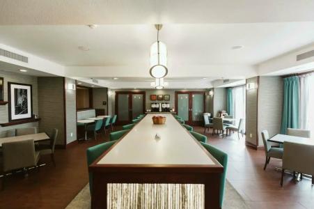 Hampton Inn Bismarck - 79