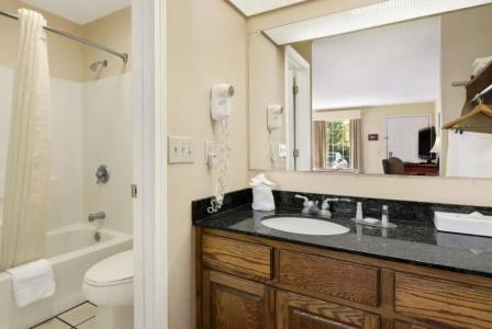 Ramada by Wyndham Istanbul Grand Bazaar - 59