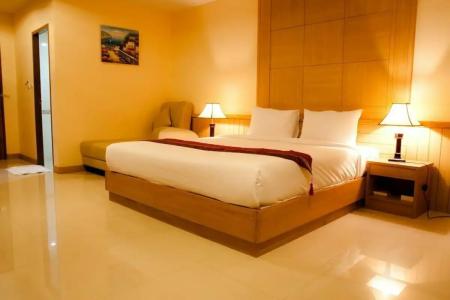 Metro Point Bangkok - 77