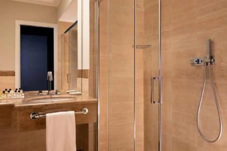 Sina Bernini Bristol, Autograph Collection - 70