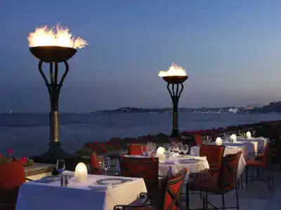 Four Seasons Istanbul at the Bosphorus - 3